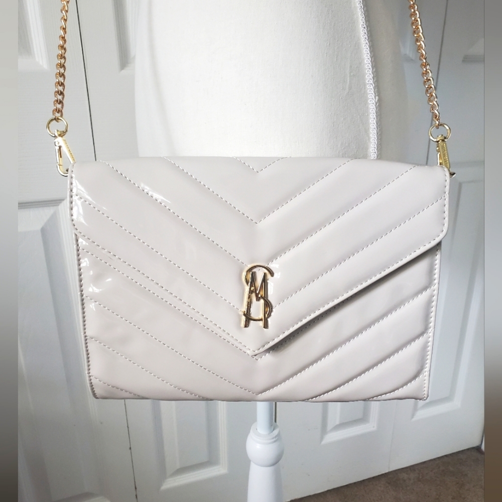 Steve Madden, Briley Patent Clutch - Picture 5 of 8